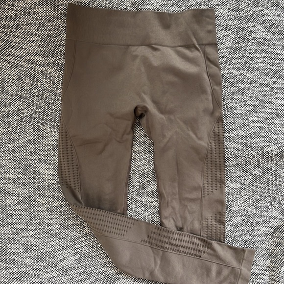 Squat Wolf brown leggings - Picture 3 of 3